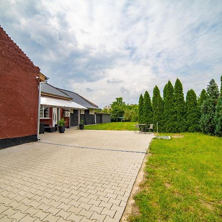 Ro-Land Vendeghaz Apartment Miskolc Bagian luar foto