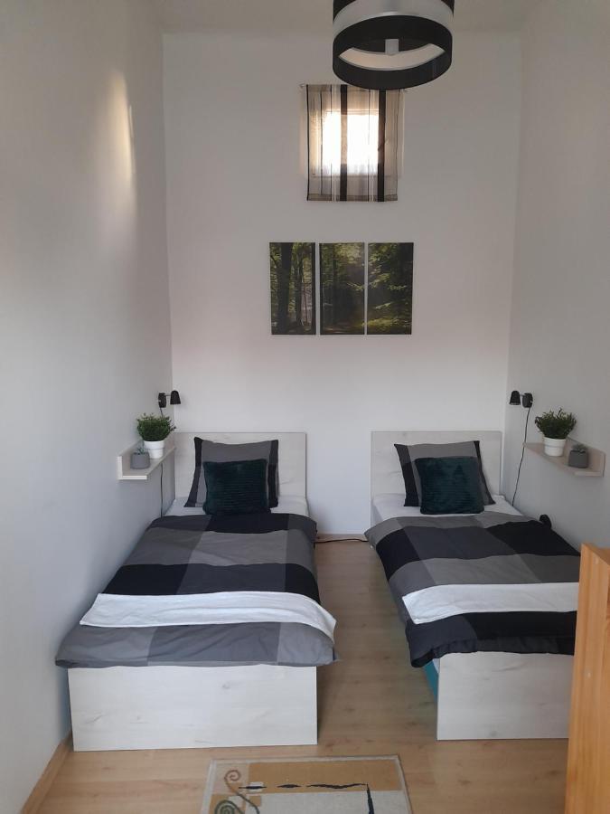 Ro-Land Vendeghaz Apartment Miskolc Bagian luar foto
