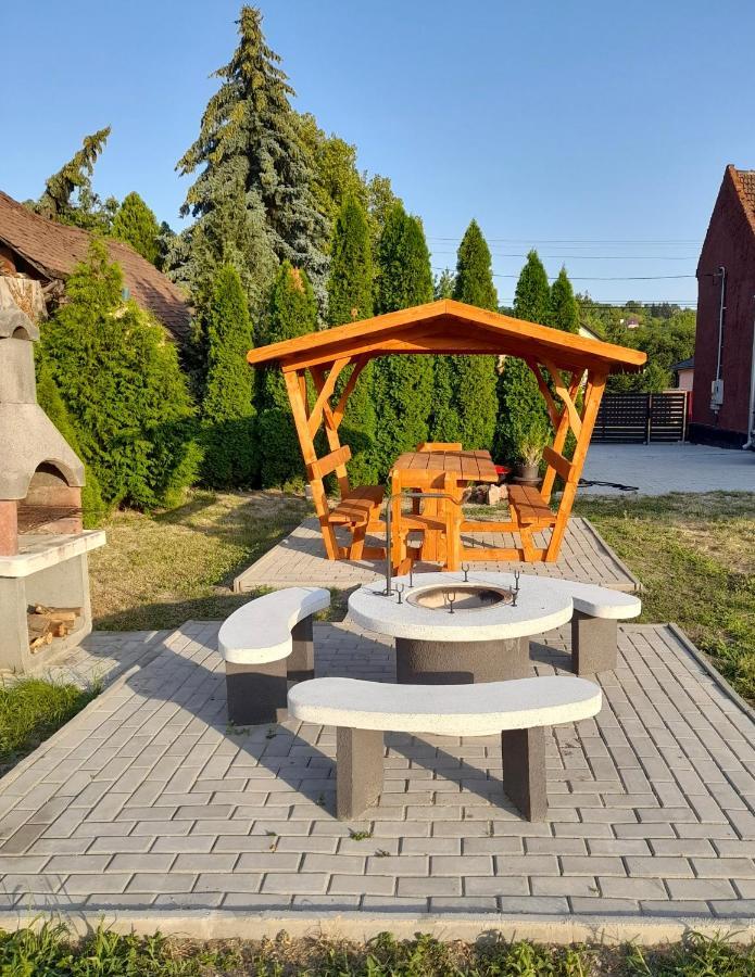 Ro-Land Vendeghaz Apartment Miskolc Bagian luar foto