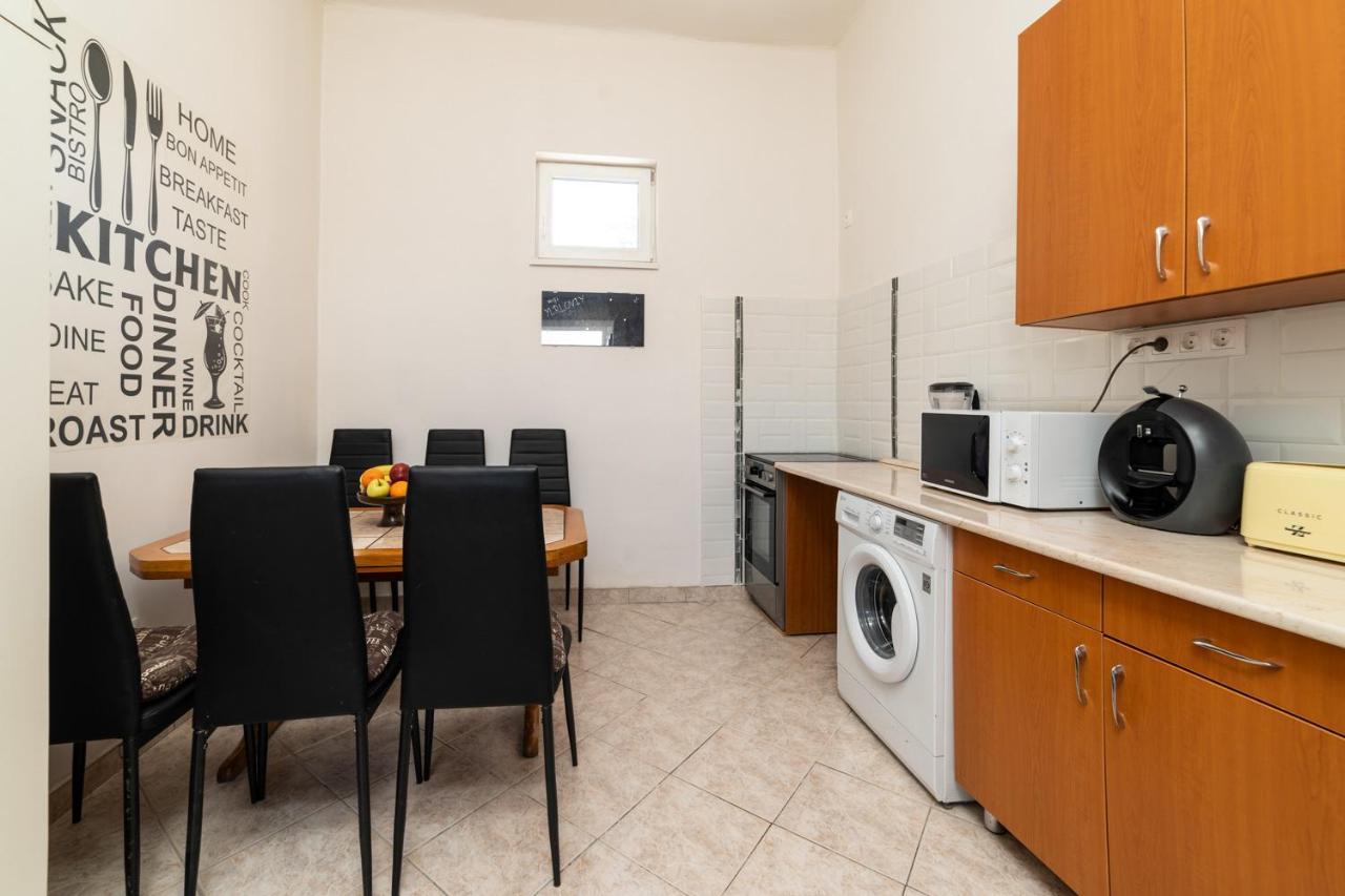 Ro-Land Vendeghaz Apartment Miskolc Bagian luar foto